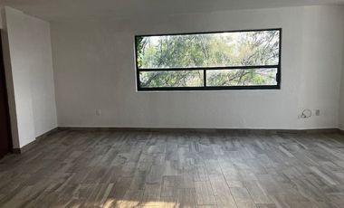 AMPLIO DEPARTAMENTO MUY ILUMINADO, CON BONITAS VISTAS, Y EXCELENTE UBICACIÓN