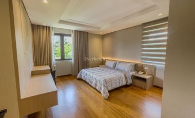 McKinley West Village | House and Lot For Rent - #8561
