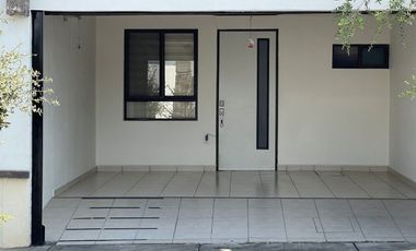 RENTA DE CASA EN LA YESCA SOBRE BLVD