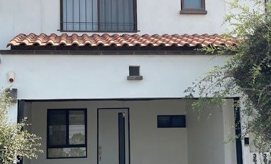 RENTA DE CASA EN LA YESCA SOBRE BLVD