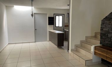 RENTA DE CASA EN LA YESCA SOBRE BLVD