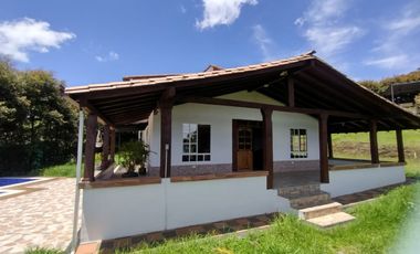 Finca Campestre En Marinilla Antioquía. Exclusivo Sector