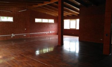 Casa en alquiler - Remodelada, amplia y excelente distribución
