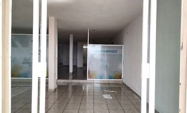 LOCAL EN RENTA EN PLANTA ALTA SOBRE AVENIDA DE LA LUZ, EX HACIENDA SANTA ANA