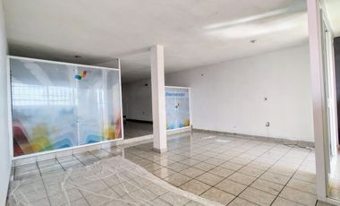 LOCAL EN RENTA EN PLANTA ALTA SOBRE AVENIDA DE LA LUZ, EX HACIENDA SANTA ANA