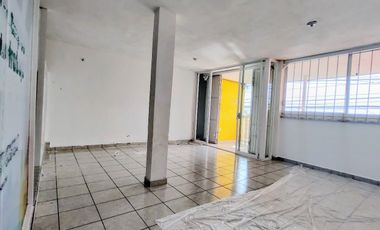 LOCAL EN RENTA EN PLANTA ALTA SOBRE AVENIDA DE LA LUZ, EX HACIENDA SANTA ANA