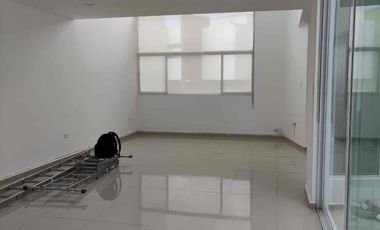 CASA HERMOSA EN LOMAS DE ANGELOPOLIS 2