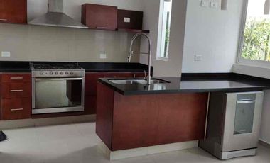 CASA HERMOSA EN LOMAS DE ANGELOPOLIS 2