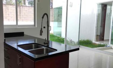 CASA HERMOSA EN LOMAS DE ANGELOPOLIS 2