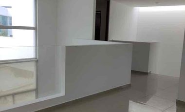 CASA HERMOSA EN LOMAS DE ANGELOPOLIS 2