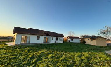 Se Vende Casa en parcela de 5.000 m2 a solo 10 minutos comuna Chillan km 7 camino a Coihueco en parcelación privada con acceso controlado y exclusiva