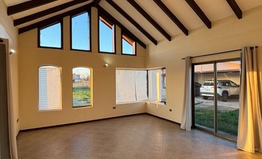 Se Vende Casa en parcela de 5.000 m2 a solo 10 minutos comuna Chillan km 7 camino a Coihueco en parcelación privada con acceso controlado y exclusiva
