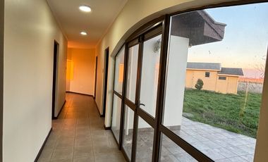 Se Vende Casa en parcela de 5.000 m2 a solo 10 minutos comuna Chillan km 7 camino a Coihueco en parcelación privada con acceso controlado y exclusiva