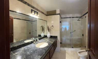 Alquiler lindo apartamento super bien ubicado S Isidro