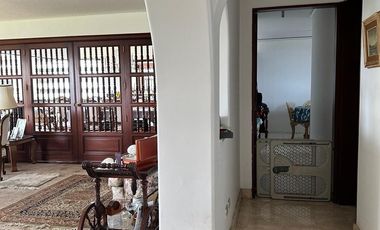 Alquiler lindo apartamento super bien ubicado S Isidro