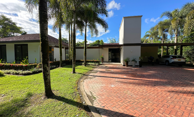 Casa en el condominio hacienda la primavera