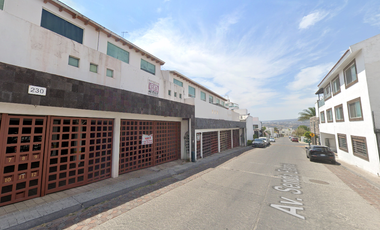 Casa en Av. Senda Eterna, Milenio III, 76060 Santiago de Querétaro, Qro., México