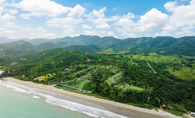 Lote de venta en Jama frente al mar totalmente Urbanizado 50% crédito directo