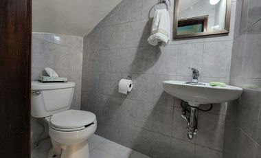 Casa en venta, con 2 departamentos independientes en la Col. Obrera