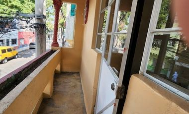 Casa en venta, con 2 departamentos independientes en la Col. Obrera
