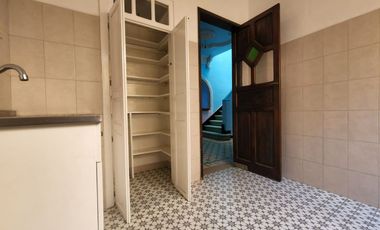 Casa en venta, con 2 departamentos independientes en la Col. Obrera