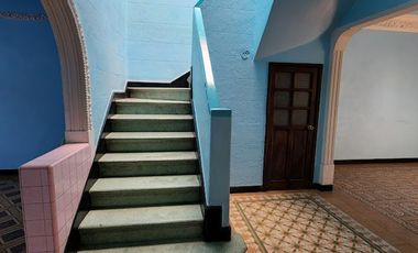 Casa en venta, con 2 departamentos independientes en la Col. Obrera