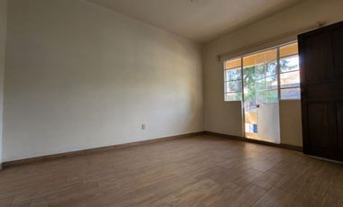Casa en venta, con 2 departamentos independientes en la Col. Obrera