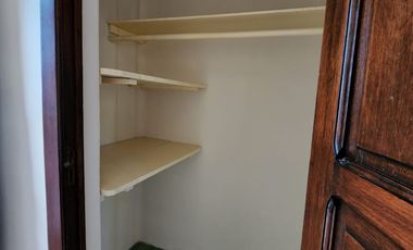 Casa en venta, con 2 departamentos independientes en la Col. Obrera