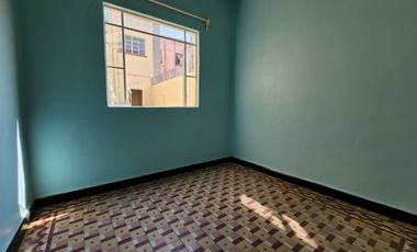 Casa en venta, con 2 departamentos independientes en la Col. Obrera