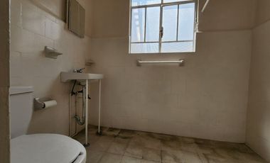 Casa en venta, con 2 departamentos independientes en la Col. Obrera