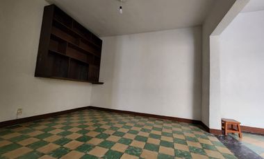 Casa en venta, con 2 departamentos independientes en la Col. Obrera