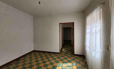 Casa en venta, con 2 departamentos independientes en la Col. Obrera