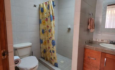 Casa en venta, con 2 departamentos independientes en la Col. Obrera