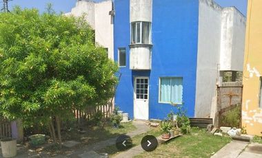 Casa en remate bancario en Villa Alegre 213, Villas de San Clemente, 92730 Álamo, Ver.
