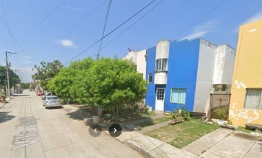 Casa en remate bancario en Villa Alegre 213, Villas de San Clemente, 92730 Álamo, Ver.