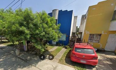 Casa en remate bancario en Villa Alegre 213, Villas de San Clemente, 92730 Álamo, Ver.