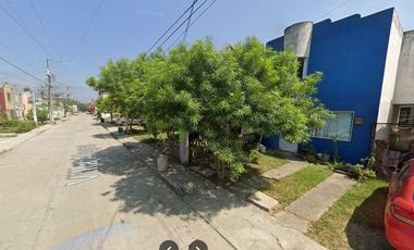 Casa en remate bancario en Villa Alegre 213, Villas de San Clemente, 92730 Álamo, Ver.