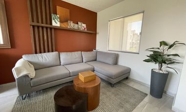 Casa con amplio jardín, 3 recamaras y cisterna