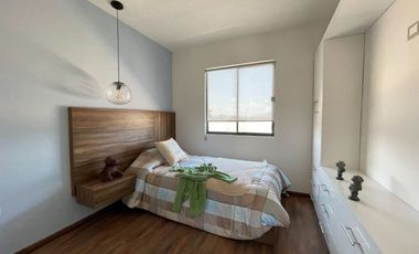 Casa con amplio jardín, 3 recamaras y cisterna