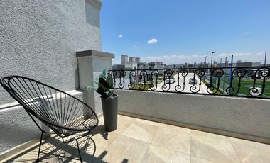 Casa con amplio jardín, 3 recamaras y cisterna