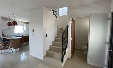 Casa de 3 recamara y la principal con vestidor y baño completo