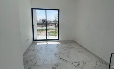 Casa Residencial de 3 recamaras, equipada con cocina y closets