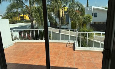 VENTA CASA EN FRACCIONAMIENTO EXCLUSIVO CERCA PLAZA SAN DIEGO