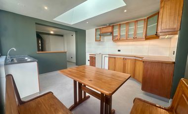 ¡ATENCIÓN! CASA EN ESPECTACULAR CONDICIONES E INMEJORABLE UBICACIÓN