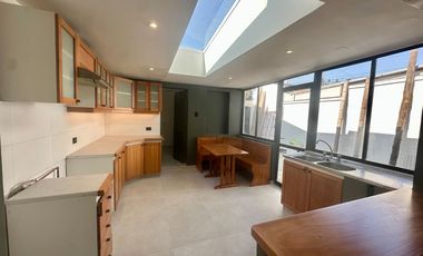 ¡ATENCIÓN! CASA EN ESPECTACULAR CONDICIONES E INMEJORABLE UBICACIÓN