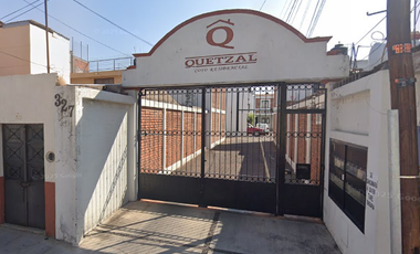 EXCELENTE CASA EN RESIDENCIAL QUETZAL EN EL CENTRO DE ZAMORA