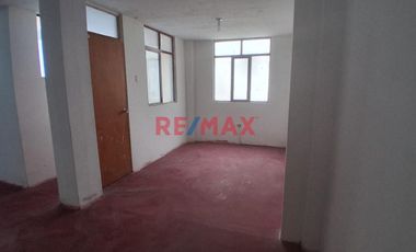 Oportunidad De Inversion. Venta De Casa En Zona Residencial En Urb. Banchero Rossi Nuevo Chimbote.