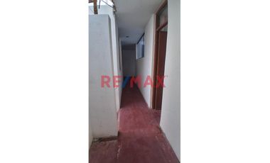 Oportunidad De Inversion. Venta De Casa En Zona Residencial En Urb. Banchero Rossi Nuevo Chimbote.