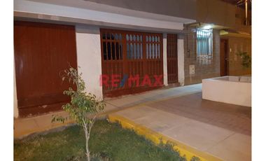Oportunidad De Inversion. Venta De Casa En Zona Residencial En Urb. Banchero Rossi Nuevo Chimbote.