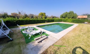 Espectacular Casa en Parcela en Condominio El Algarrobal, calle Pajaritos, Malloco, comuna de Peñaflor.